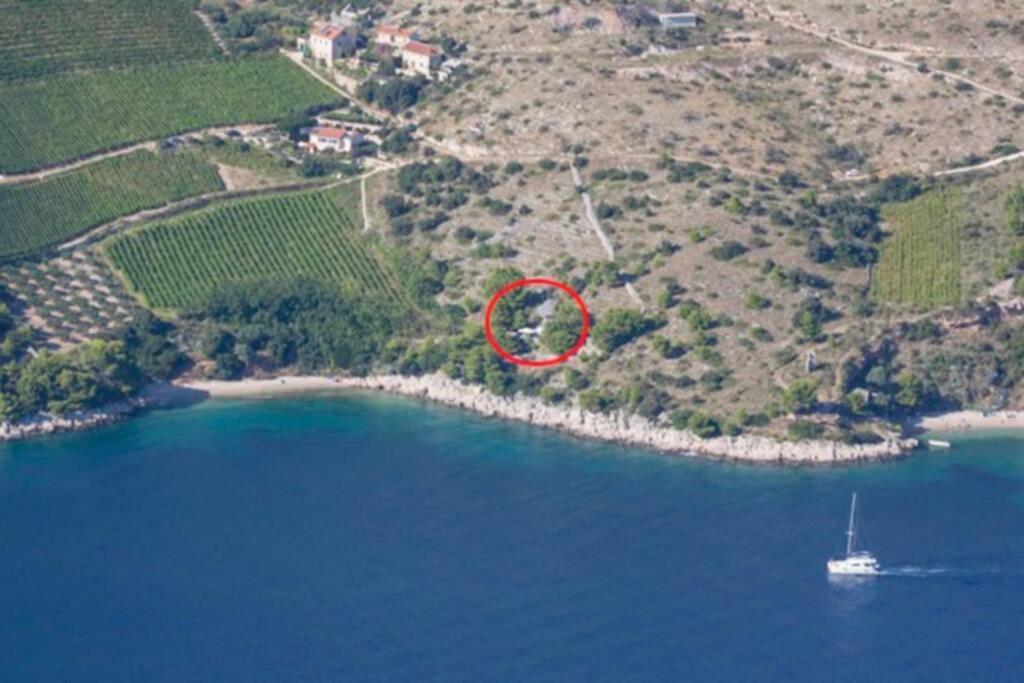 A Small Stone House By The Sea, In A Wineyard Nerezisca Eksteriør bilde