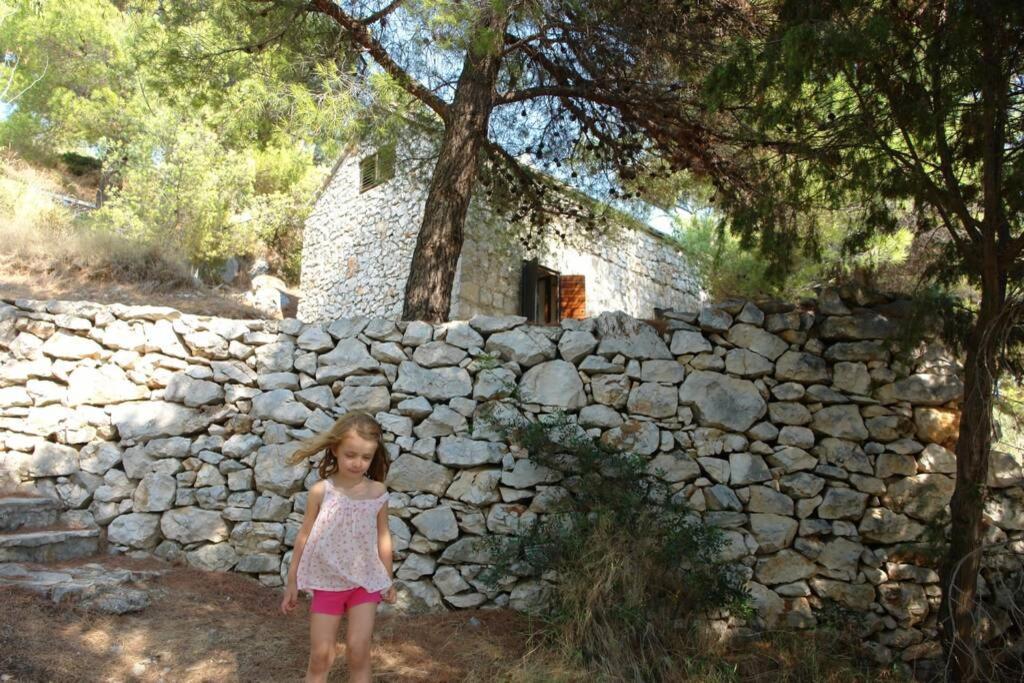 A Small Stone House By The Sea, In A Wineyard Nerezisca Eksteriør bilde